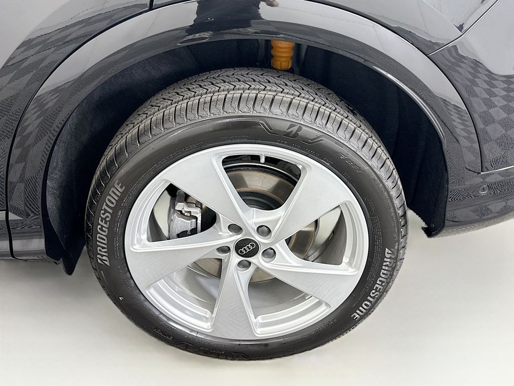 Thumbnail: 2025 Audi Q5 - 31