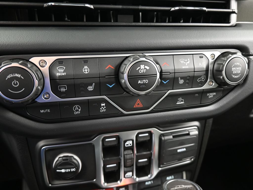 New 2026 Bright White Clearcoat Jeep Mojave image 17