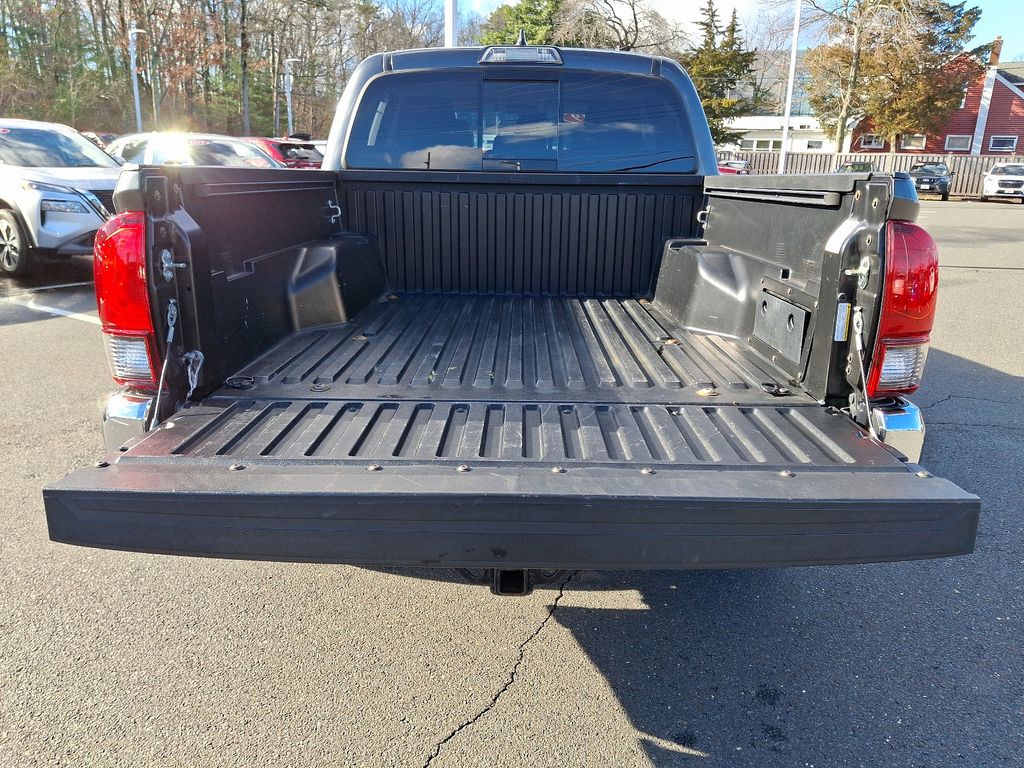 2019 Toyota Tacoma SR5 28