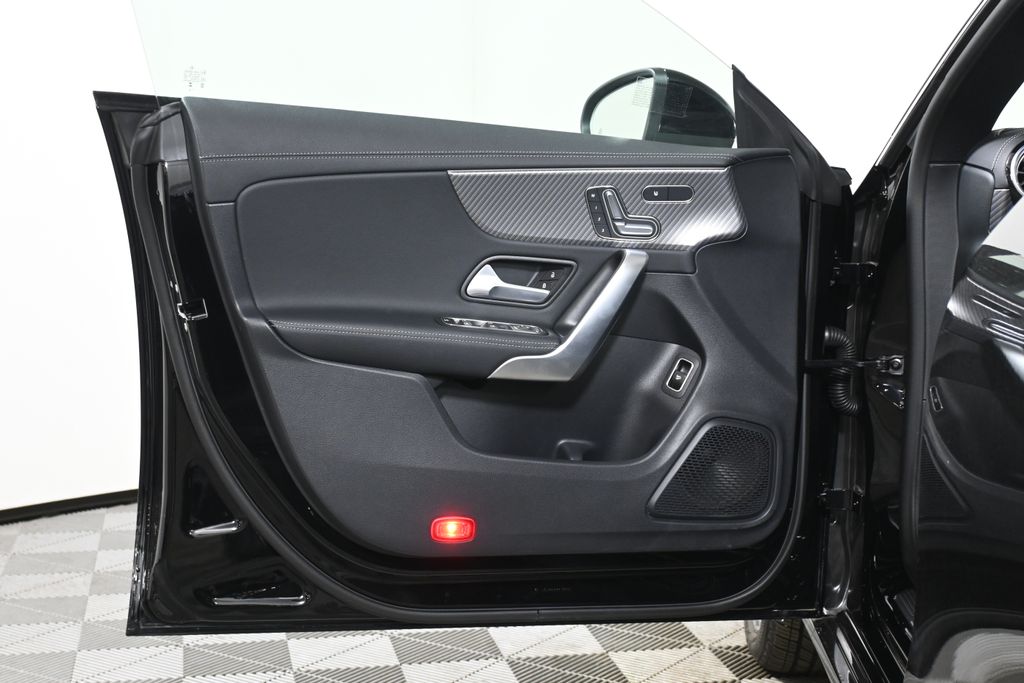 2025 Mercedes-Benz CLA 250 24