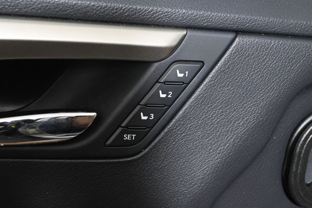 Thumbnail: 2021 Lexus RX - 30