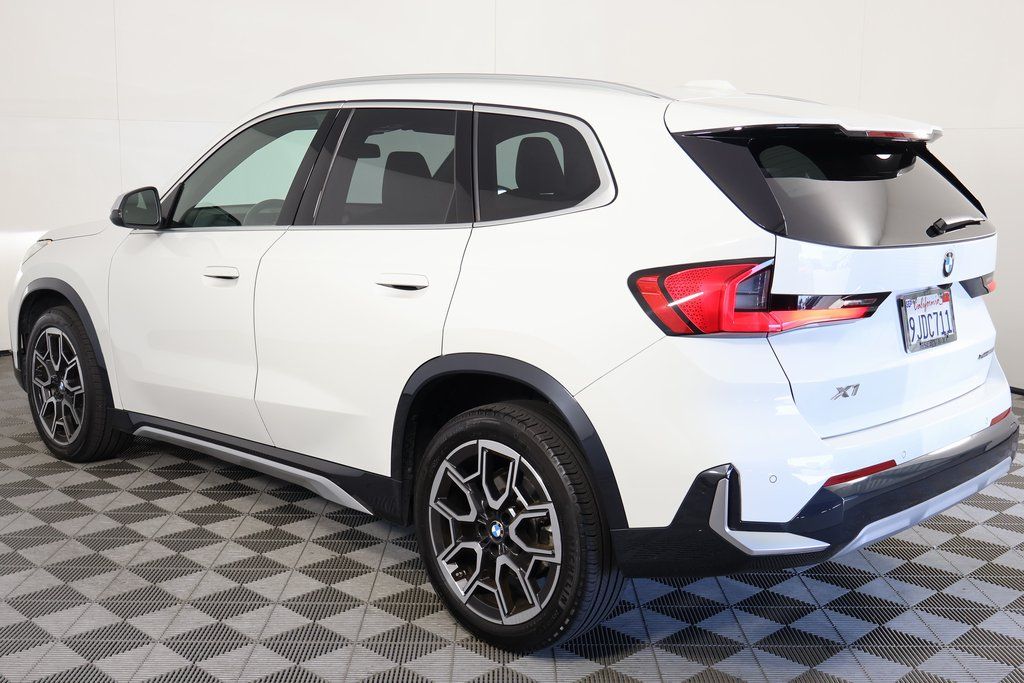 Thumbnail: 2023 BMW X1 - 6