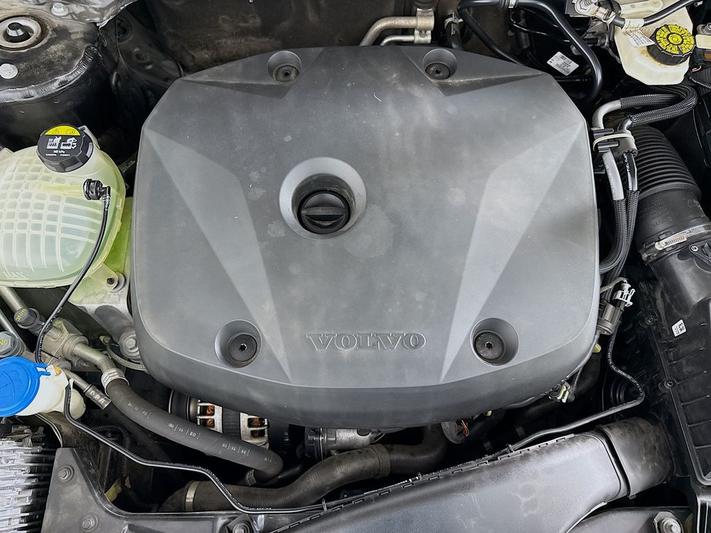Thumbnail: 2020 Volvo XC40 - 31