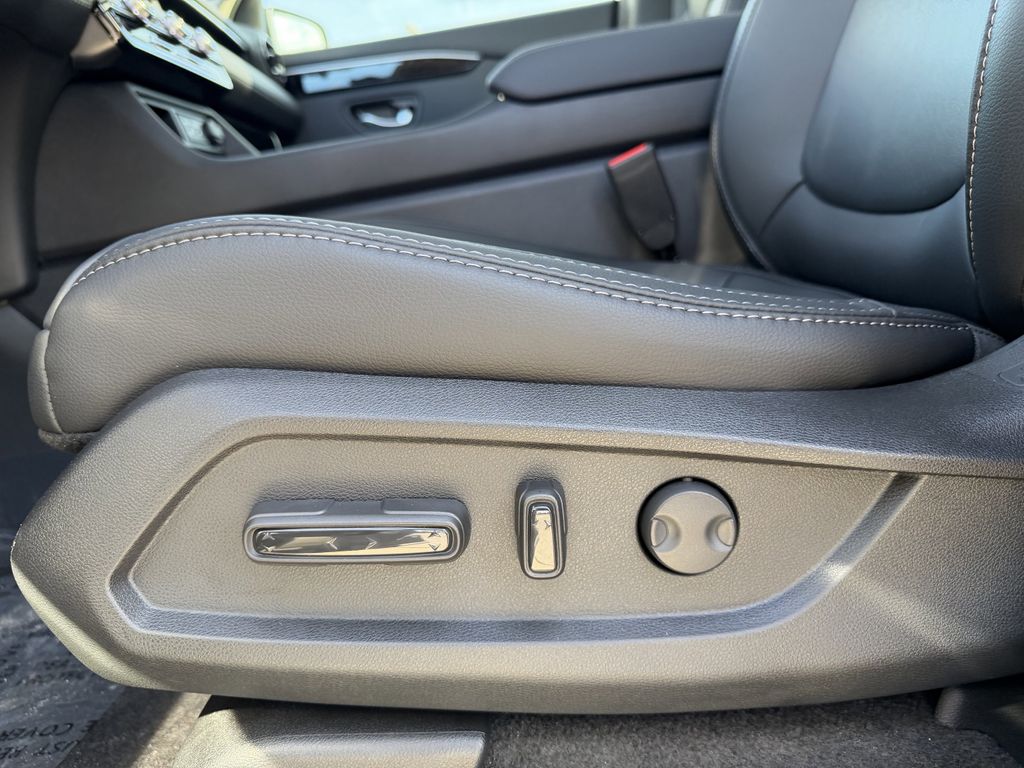 new 2025 Honda Pilot car, priced at $50,875