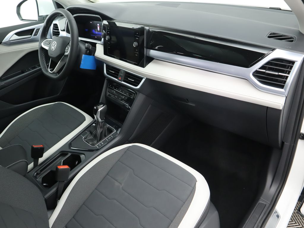 Thumbnail: 2025 Volkswagen Taos - 17