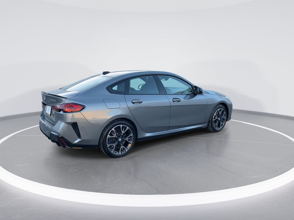 Thumbnail: 2025 BMW 2 Series - 8