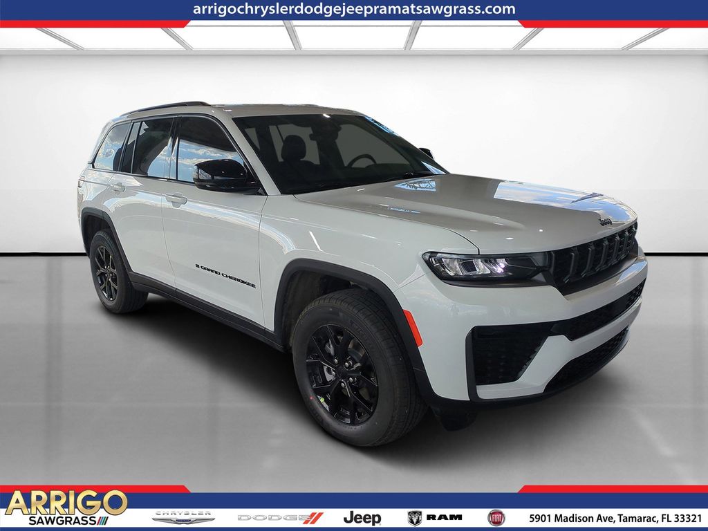 2026 Jeep Grand Cherokee Laredo