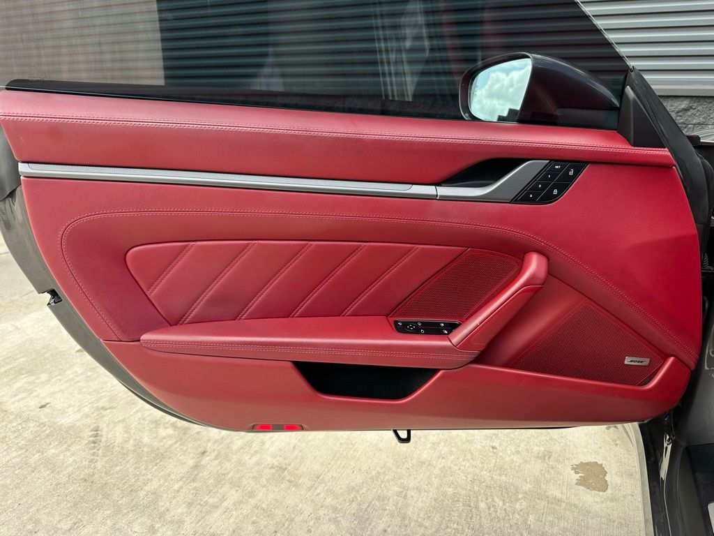 Thumbnail: 2022 Porsche 911 - 21