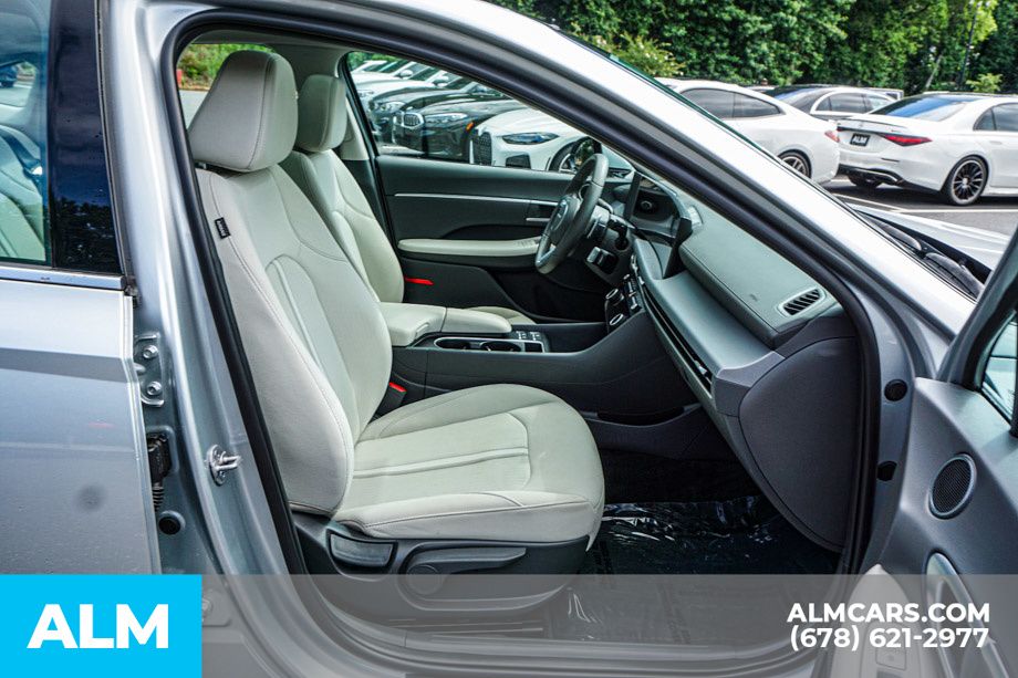 Used 2024 Silver Hyundai SEL image 23