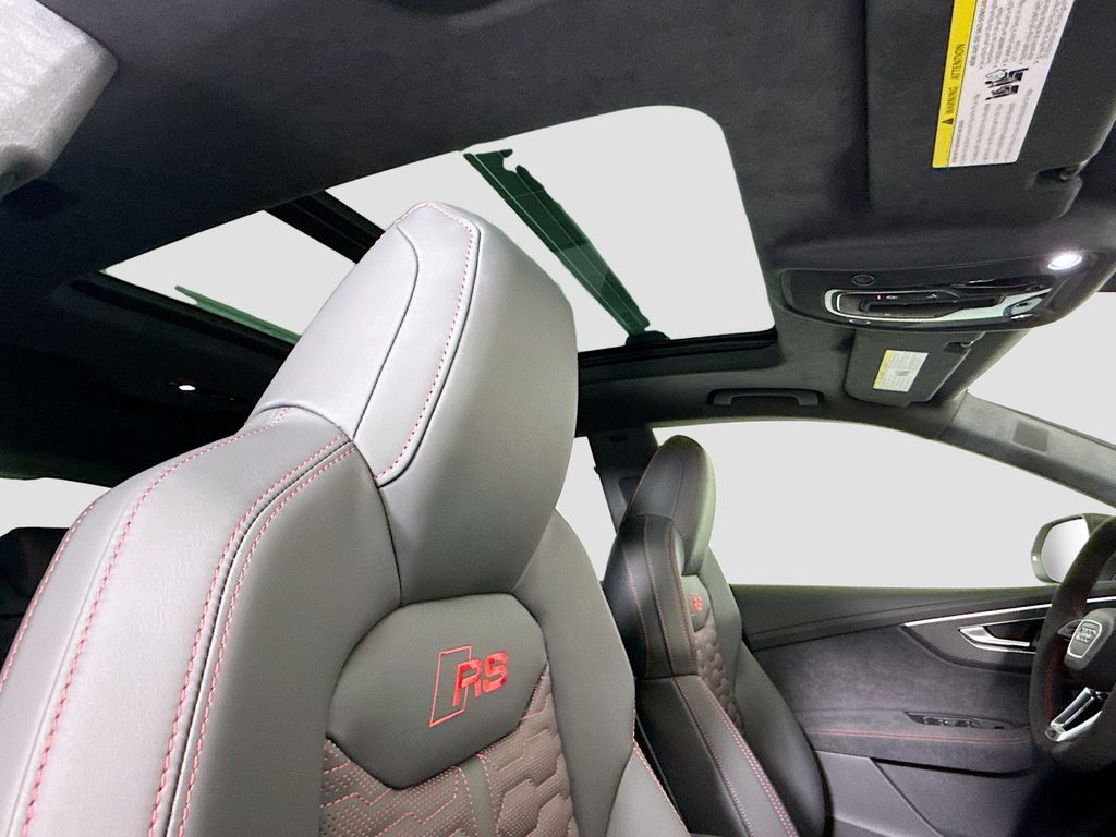 Thumbnail: 2026 Audi RS Q8 - 19