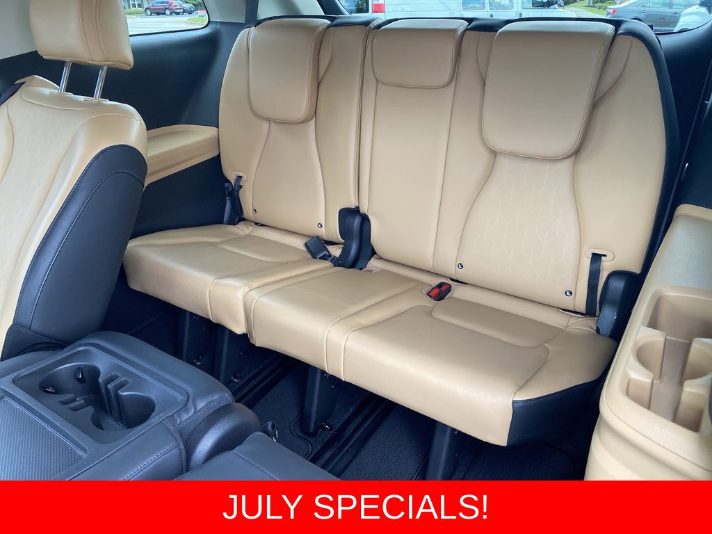Used 2023 Kia Carnival Van