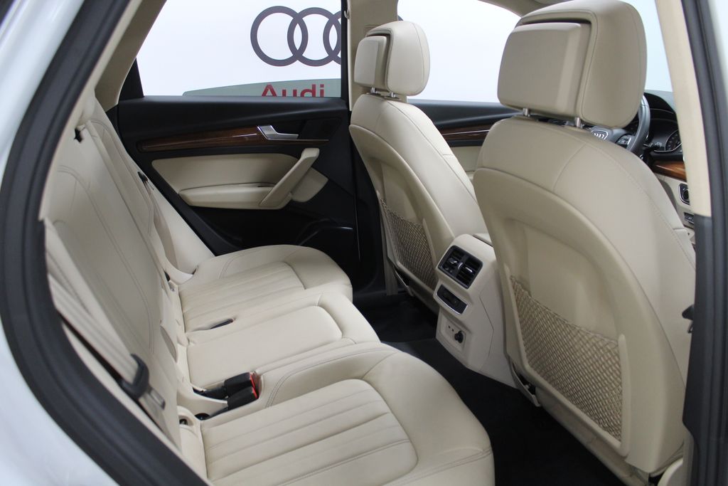 Thumbnail: 2022 Audi Q5 - 29