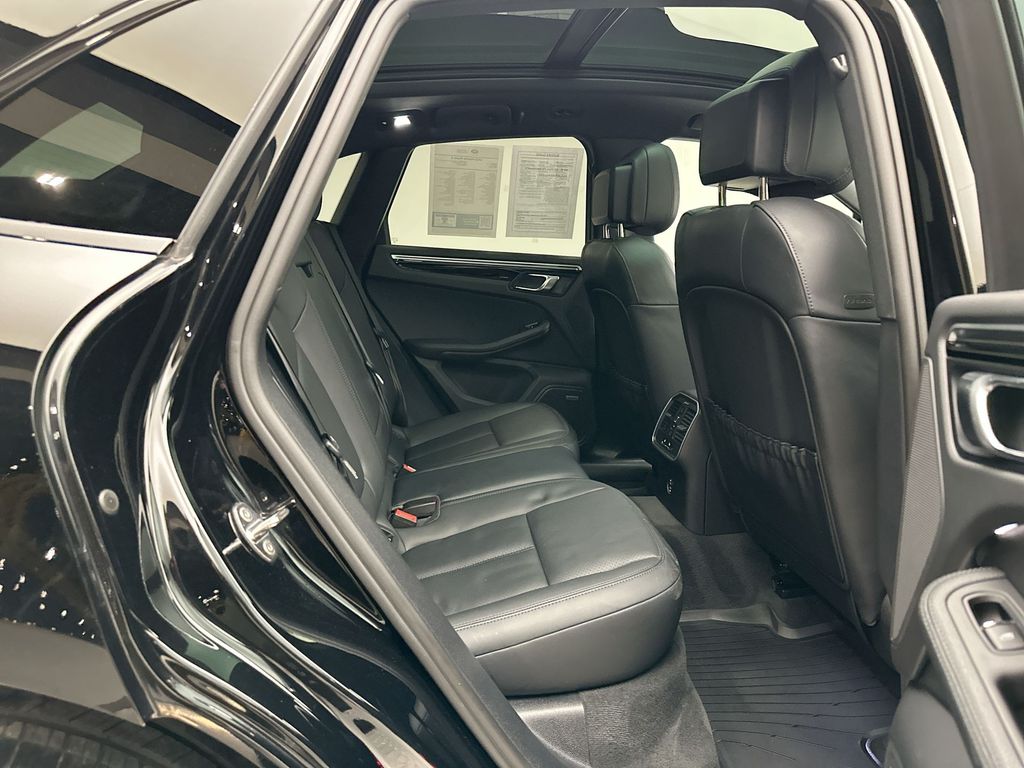 Thumbnail: 2023 Porsche Macan - 19