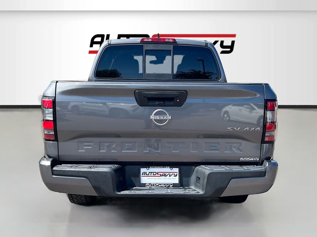 Used 2022 Gray Nissan SV image 6