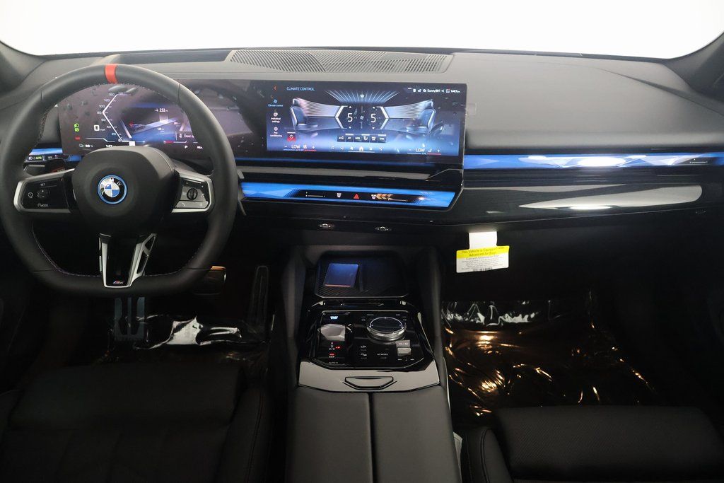 Thumbnail: 2025 BMW i5 - 4