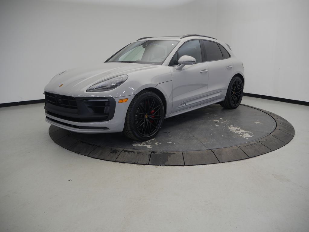 Thumbnail: 2026 Porsche Macan - 1
