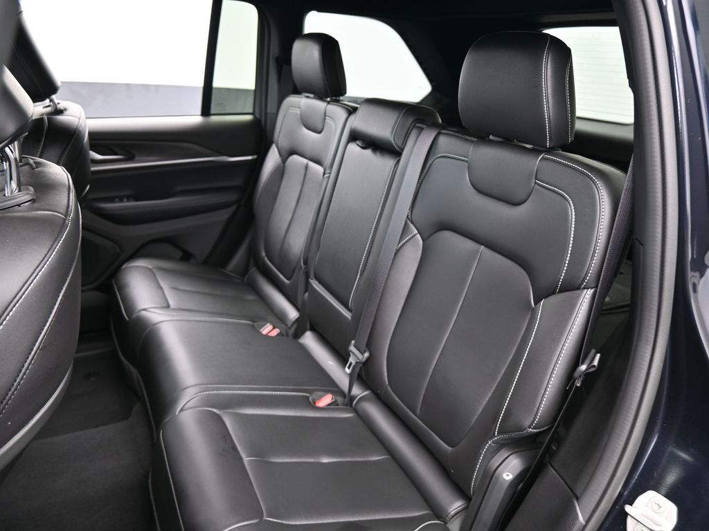 Used 2024 Midnight Sky Jeep Limited image 36