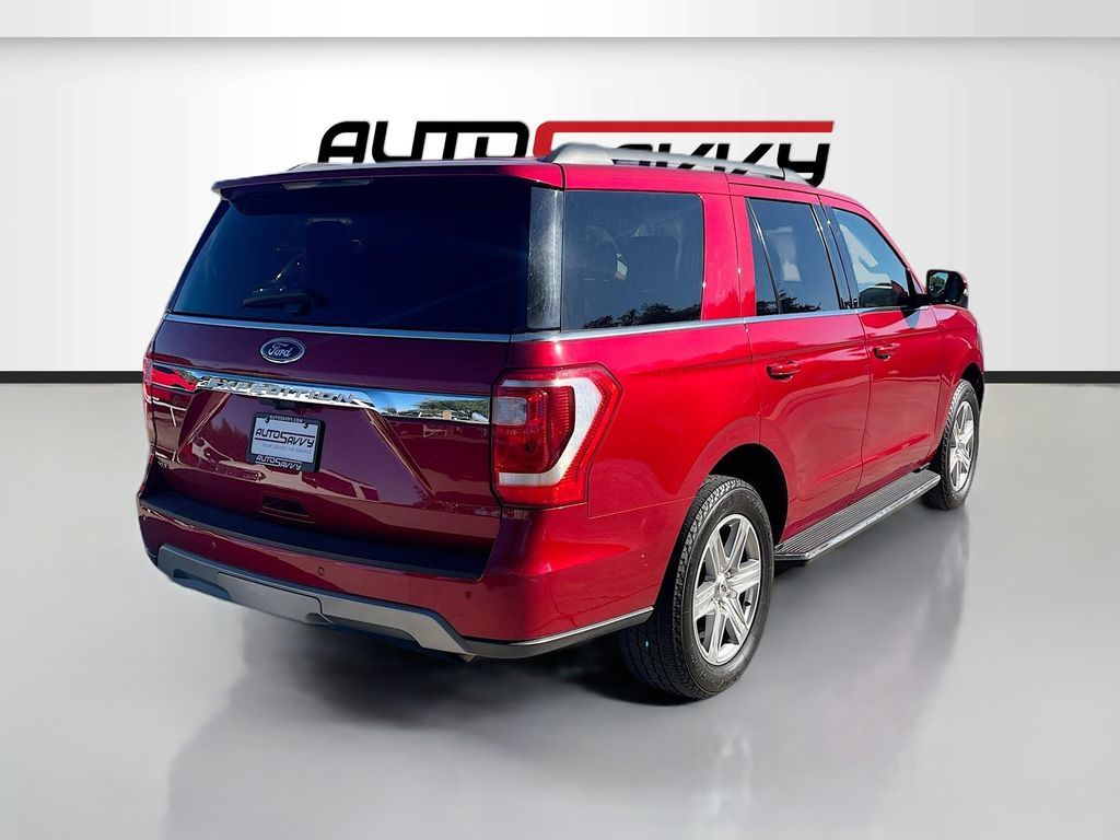 2021 Ford Expedition XLT Red at Autostrade