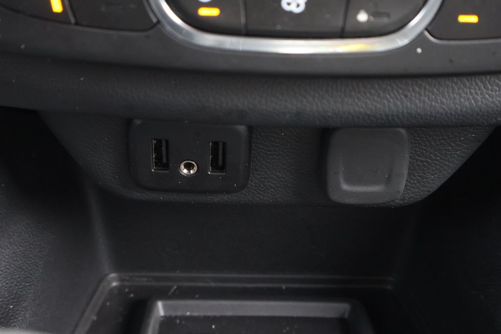 Thumbnail: 2023 Chevrolet Traverse - 25