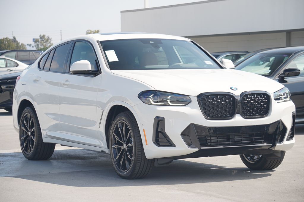 Thumbnail: 2025 BMW X4 - 3