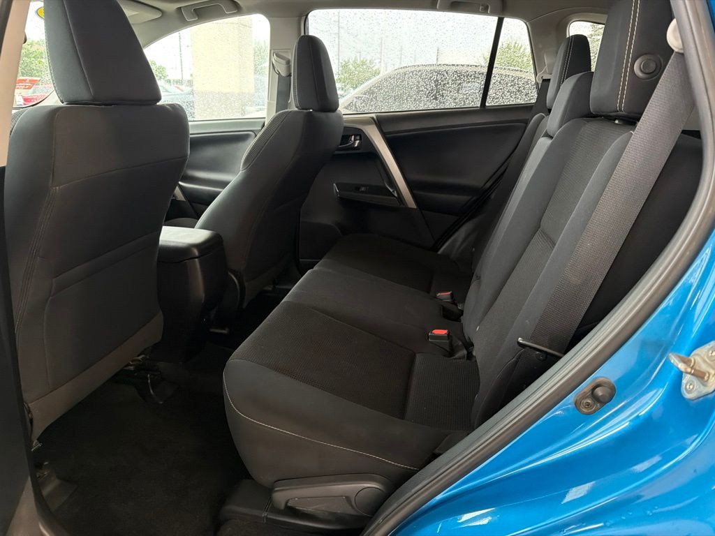 Thumbnail: 2018 Toyota RAV4 - 19