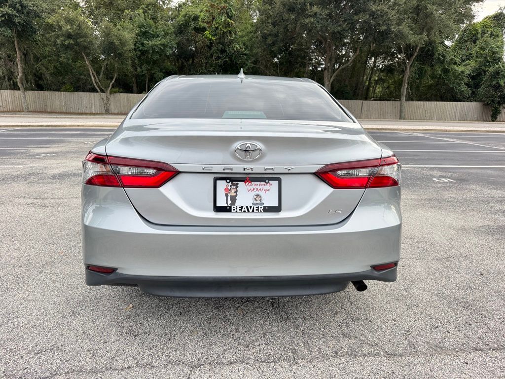 2022 Toyota Camry LE photo 4