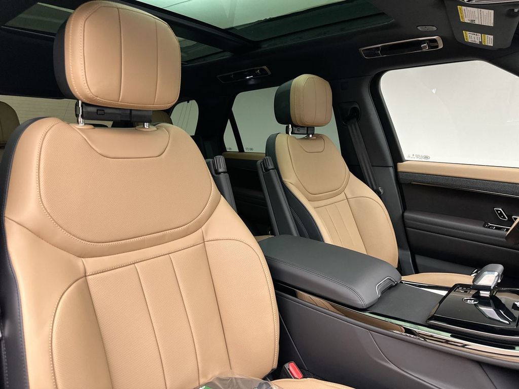 Thumbnail: 2026 Land Rover Range Rover Sport - 14