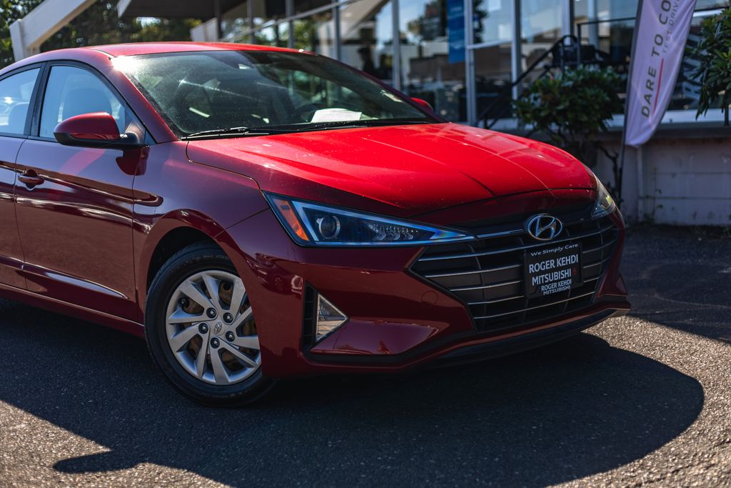 2020 Hyundai Elantra SE thumbnail 3