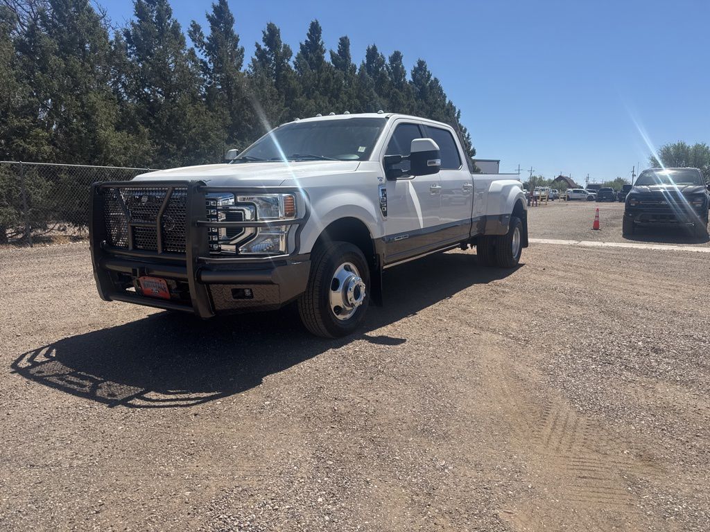 White 2022 Ford F-350 Super Duty Lariat Crew Cab LB DRW 4WD Pickup Truck Four-Wheel Drive Automatic