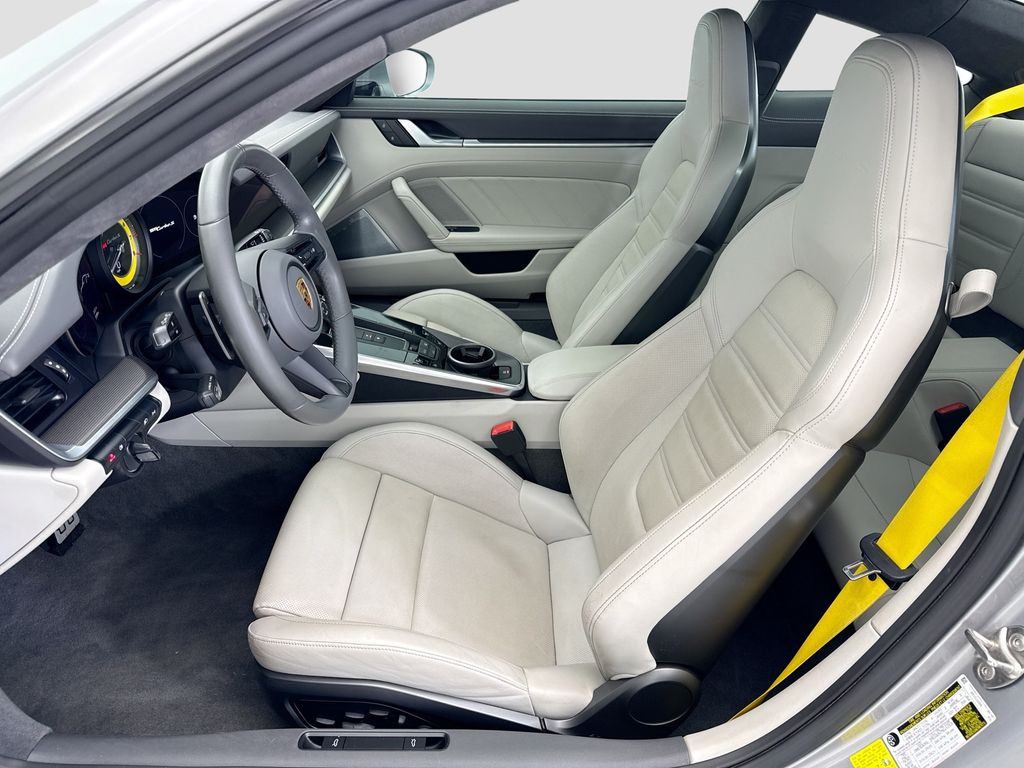 Thumbnail: 2022 Porsche 911 - 5