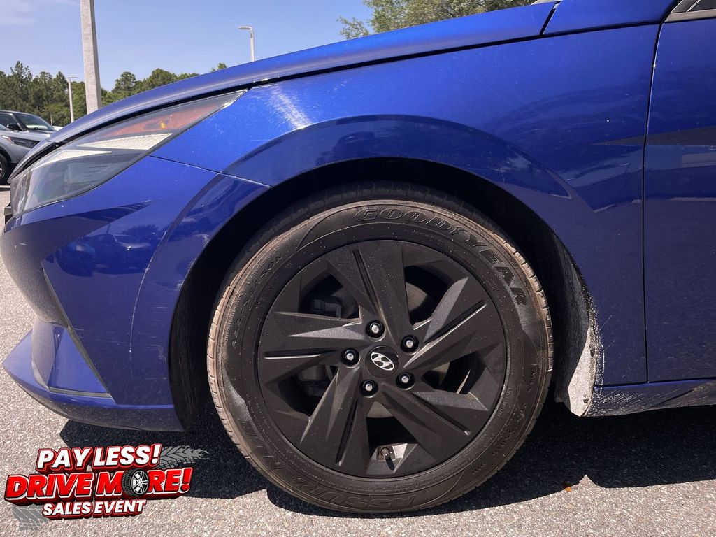 2021 Hyundai Elantra SEL - Photo 13