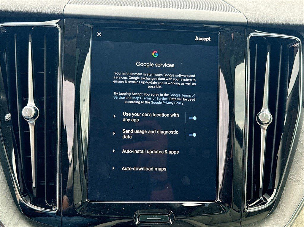 New 2025 Crystal White Volvo T8 Plus image 13