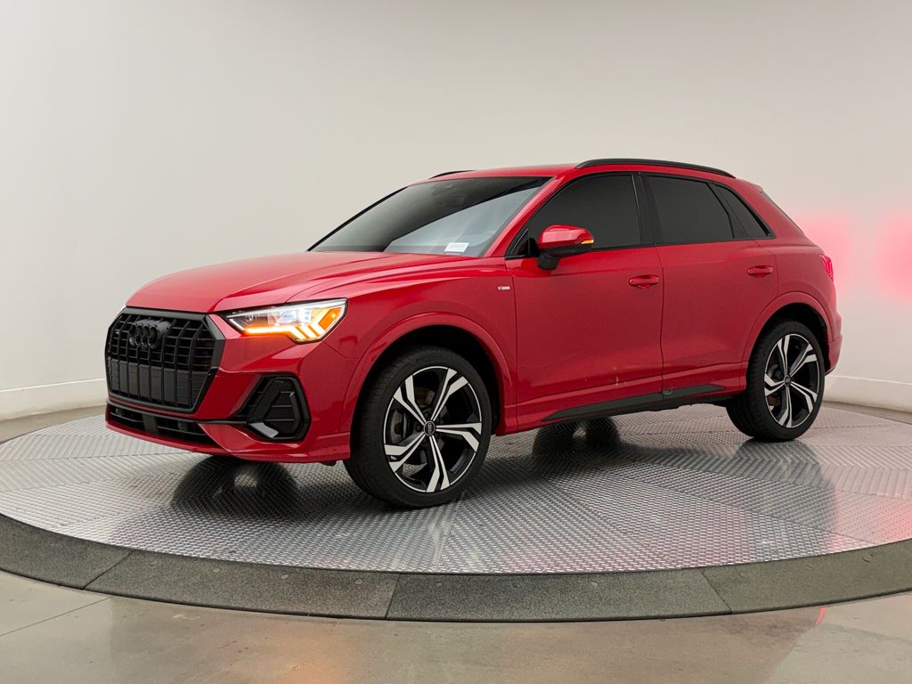 Thumbnail: 2023 Audi Q3 - 4