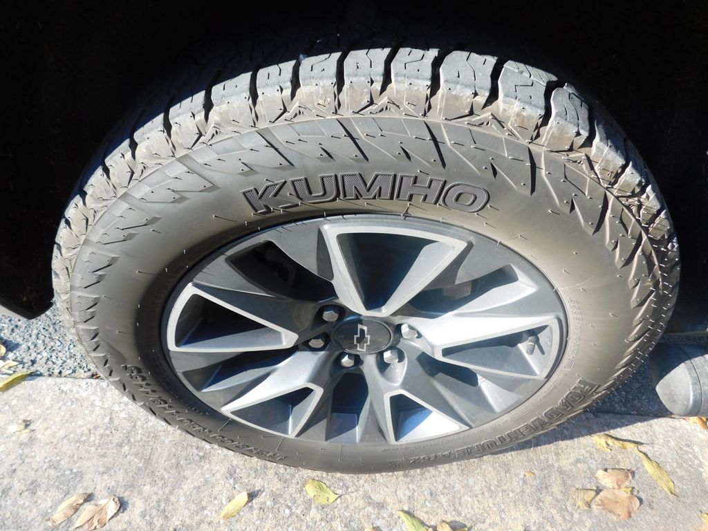 Thumbnail: 2023 Chevrolet Tahoe - 8