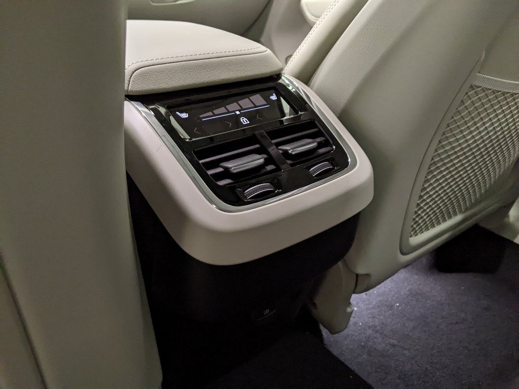 2026 Volvo XC60 Ultra - Photo 25