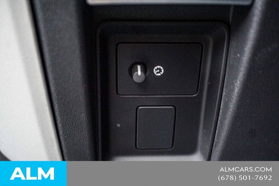 Used 2023 Gray Land Rover X-Dynamic SE image 49