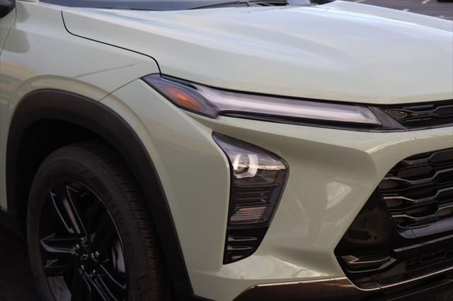 Thumbnail: 2026 Chevrolet Trax - 3