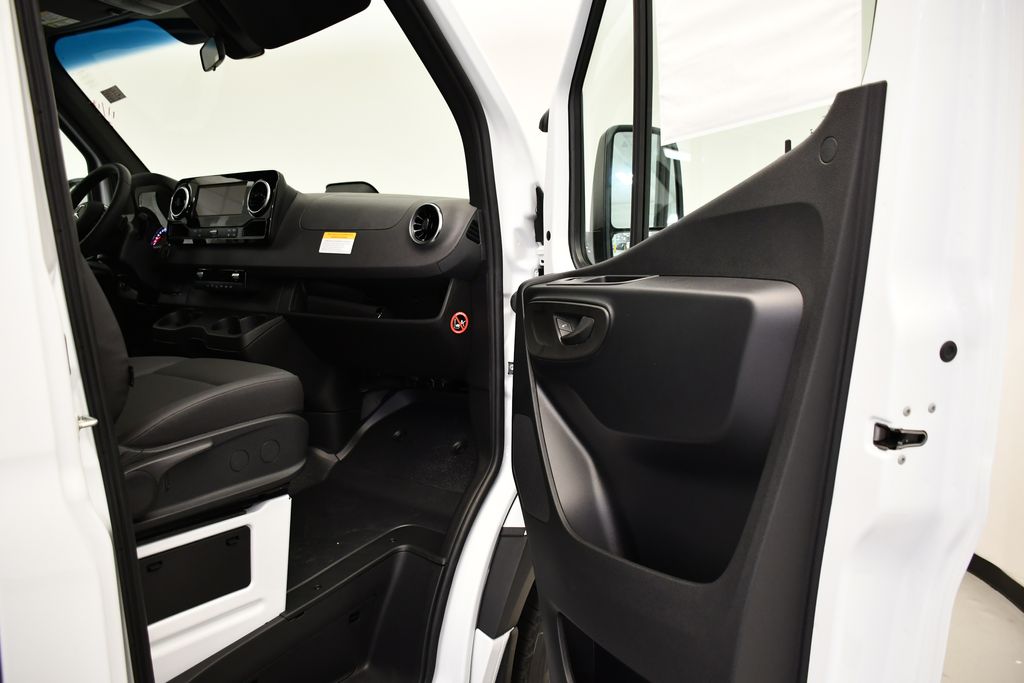 Thumbnail: 2026 Mercedes-Benz Sprinter - 31