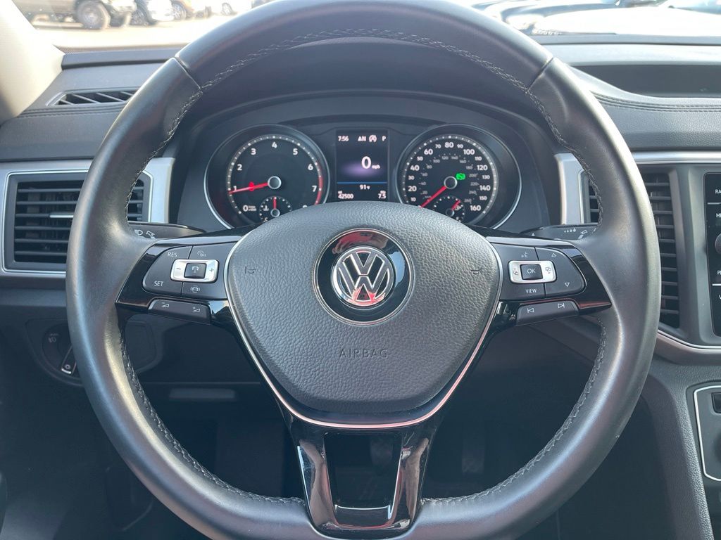 Used 2019 Pacific Blue Metallic Volkswagen 3.6L V6 SE image 10