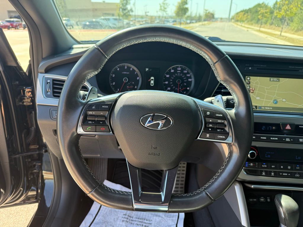 Thumbnail: 2015 Hyundai Sonata - 16