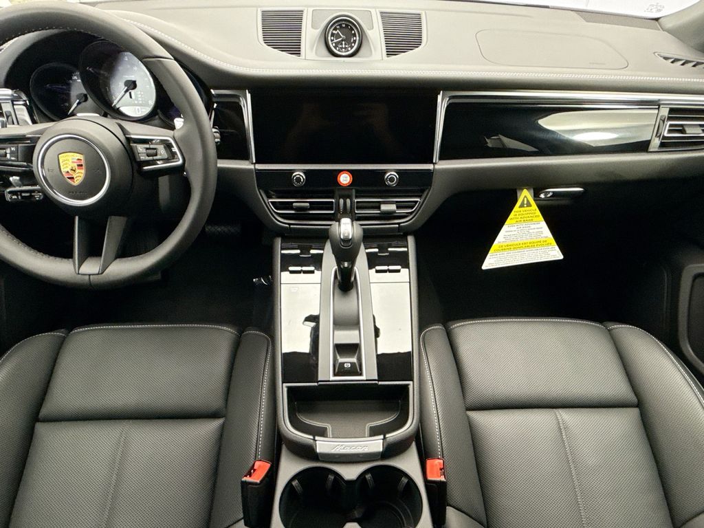 Thumbnail: 2026 Porsche Macan - 16