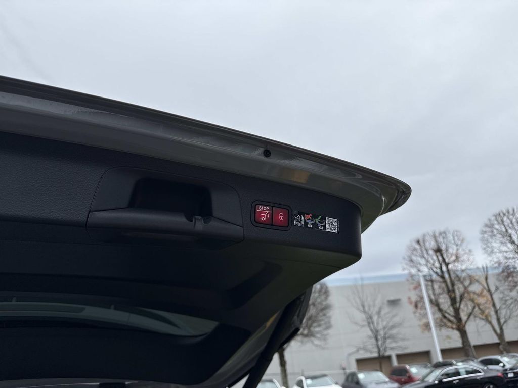 Thumbnail: 2025 Mercedes-Benz GLS - 29