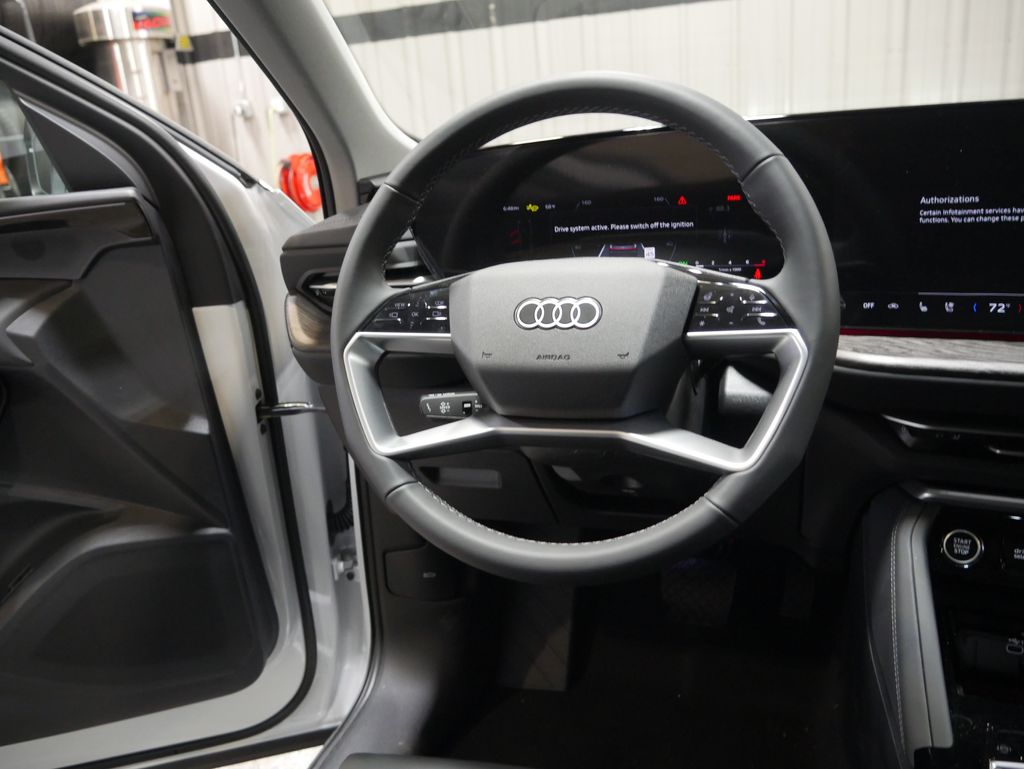 Thumbnail: 2025 Audi Q5 - 26