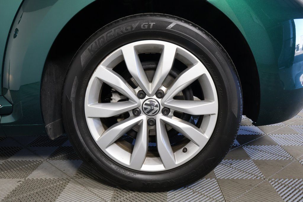 Thumbnail: 2017 Volkswagen Beetle - 16