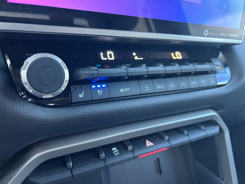 Thumbnail: 2024 Toyota Tundra - 19