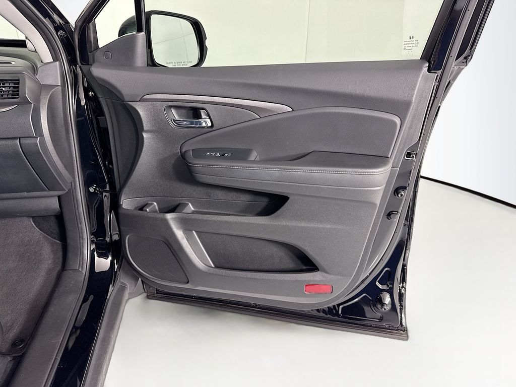 Thumbnail: 2023 Honda Ridgeline - 25