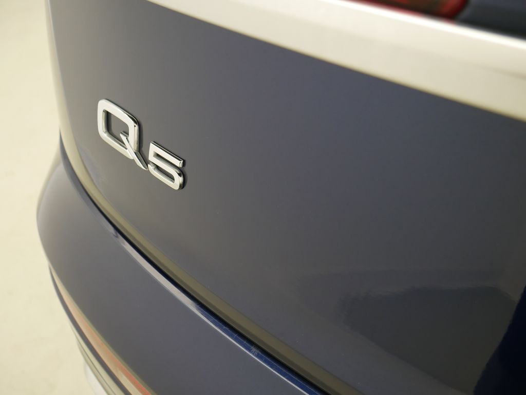 Thumbnail: 2023 Audi Q5 - 13