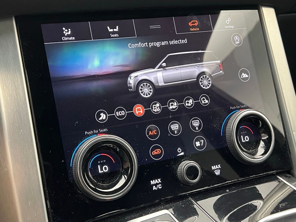 Thumbnail: 2019 Land Rover Range Rover - 17