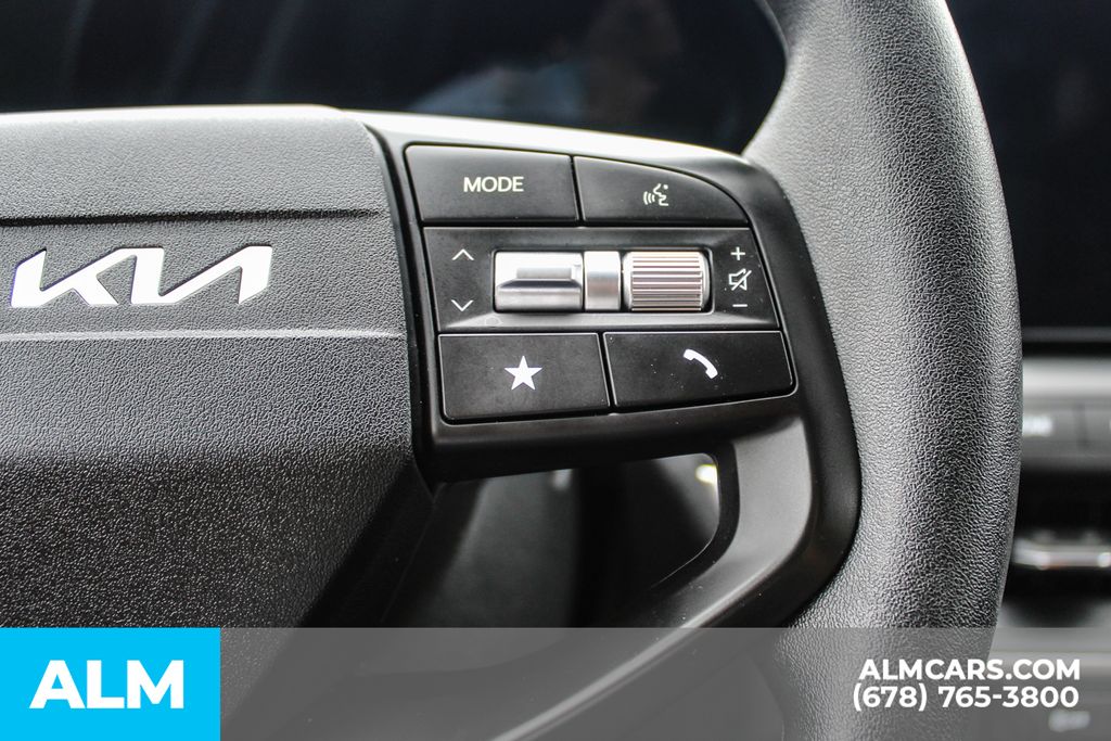 Used 2025 Gray Kia LXS image 27