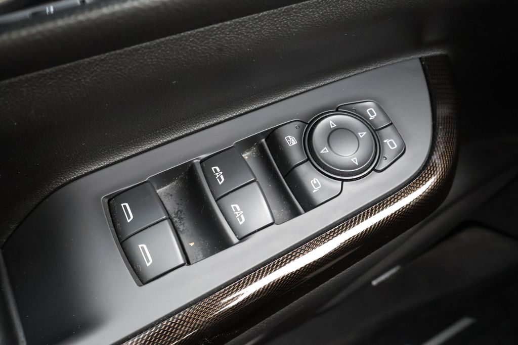 2021 GMC Acadia AT4 32